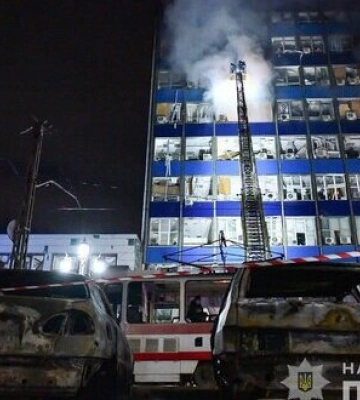 У Запоріжжі завершили пошуково-рятувальні роботи: 13 людей загинули, 33 поранені. ФОТОрепортаж