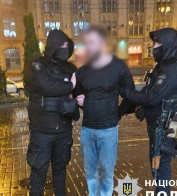 Поліцейські затримали молодиків, які влаштували бійку на центральній вулиці Києва