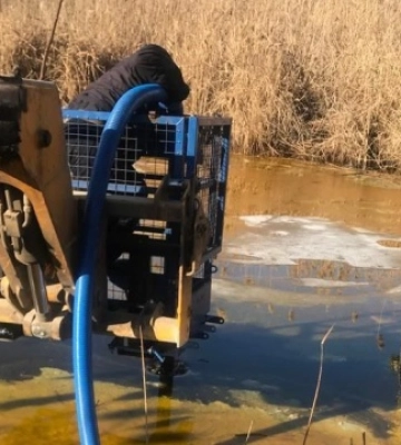 У Миколаєві 175 тонн водно-олійної емульсії відкачали з ріки