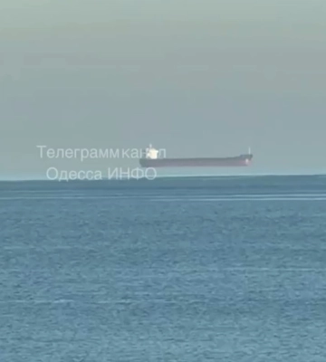 Корабли парят над морем: необычное явление заметили в Одессе (видео)
