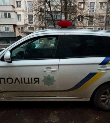 Оккупанты из беспилотника атаковали коммунальщиков в Херсоне: поврежден транспорт. ФОТО