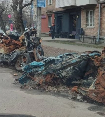 З вулиць Києва приберуть понад тисячу автівок, пошкоджених війною