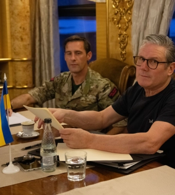 Залужный встретил в Киеве Стармера, который приехал подписывать соглашение о &quot;100-летнем партнерстве&quot;