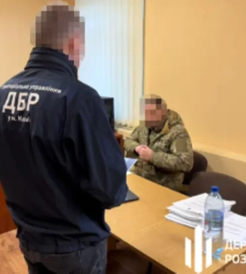 Безпідставно виплатив підлеглим 6 млн грн. Командир військової частини отримав підозру