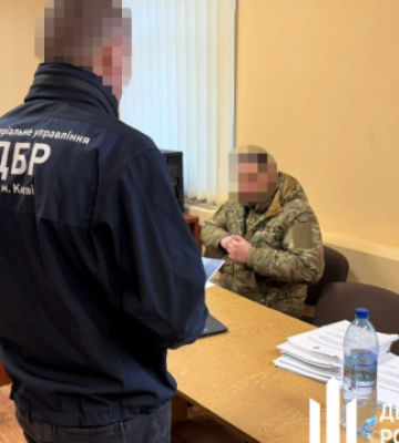 У військовій частині на Черкащині незаконно нарахували майже 6 мільйонів «бойових» - ДБР