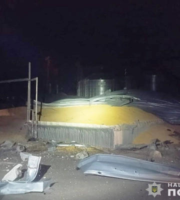 РФ атакувала агропідприємство на Чернігівщині, в одному з ангарів було понад 2 тисячі тонн кукурудзи — фото
