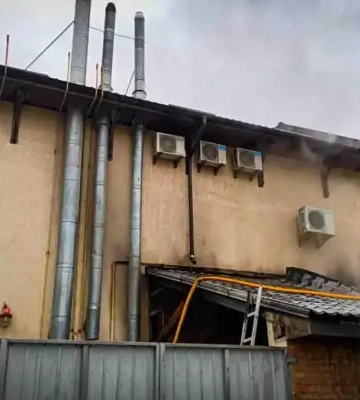 Під Києвом сталася пожежа в готельно-ресторанному комплексі, є постраждалий - ДСНС