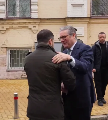Премьер Великобритании приехал в Киев