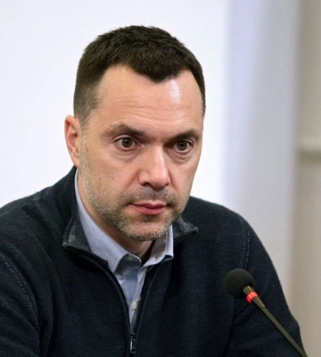 Партия Арестовича. Эксперт объяснил, кто может быть причастен к финансированию Партия Арестовича. Эксперт объяснил, кто может быть причастен к финансированию