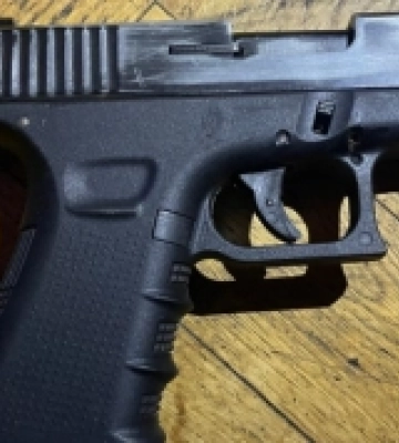 Повідомили про підозру лучанину, який погрожував правоохоронцям пістолетом