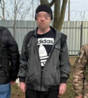 На Закарпатті прикордонники затримали росіянина, який намагався незаконно перетнути кордон