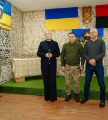 Очільниця Івано-Франківської ОДА Світлана Онищук зустрілася з воїнами зенітно-кулеметного батальйону