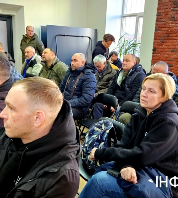Конфлікт на звіті депутатів у Коломиї: військові подали заяву в СБУ на екссекретаря міської ради