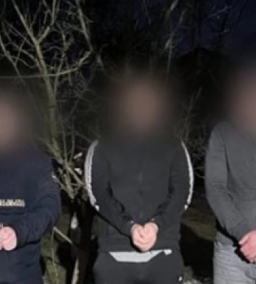 На Закарпатті прикордонники затримали росіянина, який намагався незаконно перетнути кордон