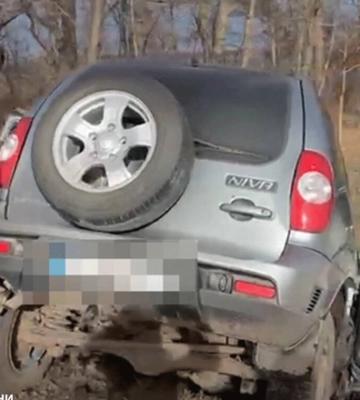 На Буковині перекинувся автомобіль з чоловіками, які ймовірно намагались незаконно перетнути кордон