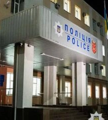 Полтавець погрожував поліцейським гранатою