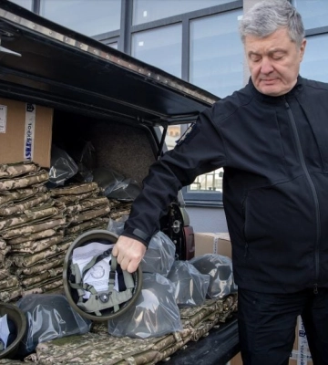 Порошенко розповів, хто “здриснув” з Києва на початку повномасштабного вторгнення