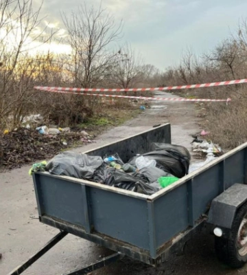 Запхала немовля у пакет і викинула у сміттєвий бак — на Черкащині 25-річну жінку підозрюють у вбивстві новонародженої дитини