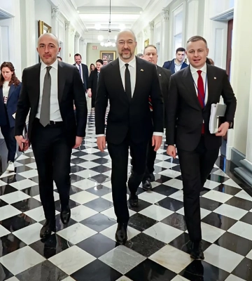 Курс долара, ціни та зарплати: що чекає економіку України у 2025 році і як на неї вплине війна Курс долара, ціни та зарплати: що чекає економіку України у 2025 році і як на неї вплине війна