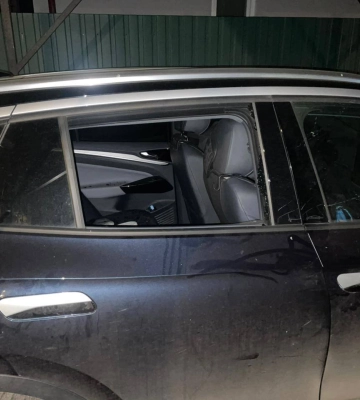 Пошкоджені автомобіль, вікна будинків і магазину: наслідки повітряної атаки на Черкащині (ФОТО)