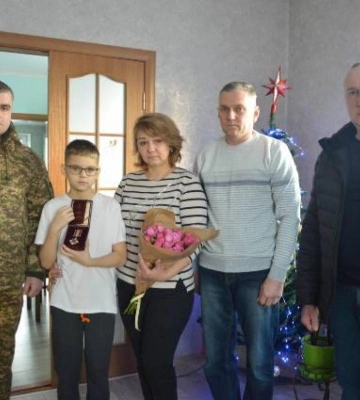 На Рівненщині батькам полеглого нацгвардійця вручили синовий Орден «За мужність» III ступеня