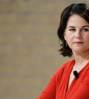 Глава МЗС Німеччини висловила критику в адресу уряду Шольца