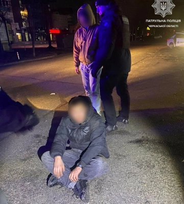На Хрещатику у Черкасах побили і пограбували чоловіка