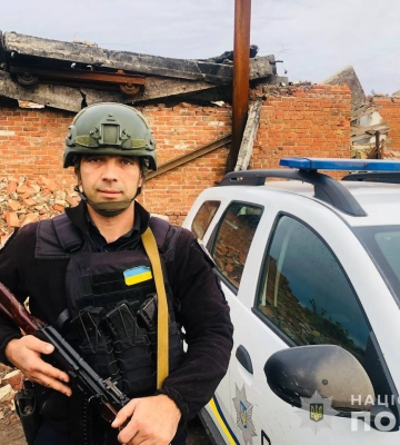 На Сумщині поліцейський офіцер громади врятував чоловіка, який підірвався на міні