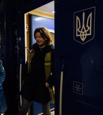 До Києва прибула голова МЗС Словенії Таня Файон