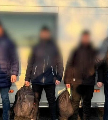 На Одещині під час спроби незаконно перетнути кордон затримали трьох чоловіків у камуфляжі