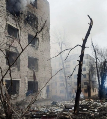 У Кривому Розі ліквідували пожежу в п&#039;ятиповерхівці і розгорнули штаб на місці ракетного удару РФ