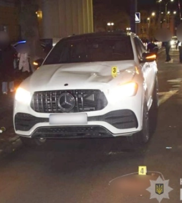 У Вінниці повідомили підозру чоловіку, який скоїв наїзд на двох дівчат