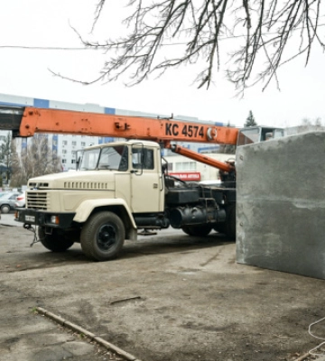 У Запоріжжі встановлюють укриття та «бомбомафи»