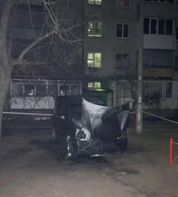 В Днепропетровской области двое подростков сожгли авто военного