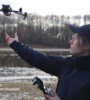На Чернігівщині тривають пошуки зниклого у водоймі хлопчика