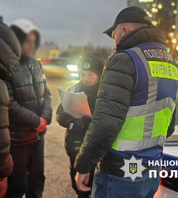 Поліція Києва повідомила про підозру у незаконному зберіганні зброї неповнолітньому, який фігурував у провокативних відео