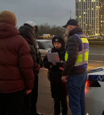 Перекривав рух у центрі Києва: юнак зі скандального відео отримав підозру в незаконному зберіганні зброї