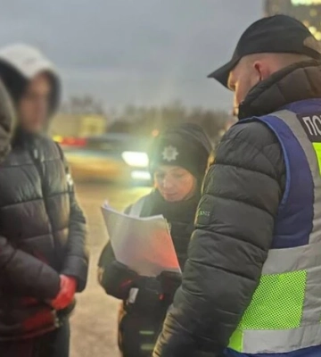 Скандал у центрі Києва: один з підлітків отримав підозру у незаконному зберіганні зброї