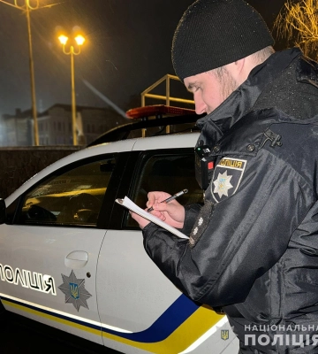На Житомирщині жінка під час сварки порізала чоловіка та сама викликала йому швидку
