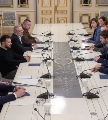 Замість Фіцо у Києві Зеленський зустрівся з делегацією словацьких парламентарів