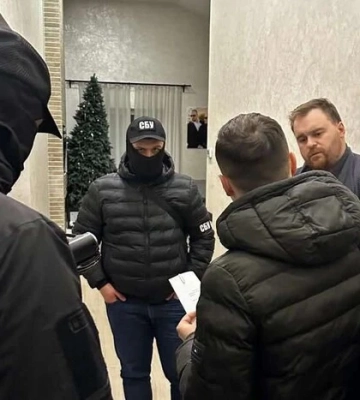 CБУ прийшла з обшуками до ексведучого каналів Медведчука