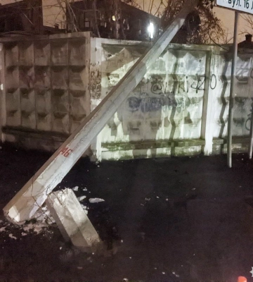 Водійка, яка в Рівному знесла стовп на Бандери, була п`яною
