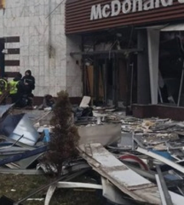 &quot;Был сильнее всех предыдущих&quot;: что сейчас происходит на месте девятого удара по киевской Лукьяновке