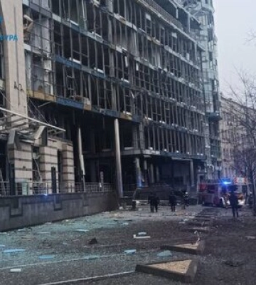 Інформація про четверту жертву в Києві не підтвердилась: через атаку РФ загинули охоронець закладу та два пасажири мікроавтобуса