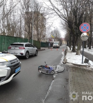 У Ковелі автівка збила пенсіонера на велосипеді – він помер у лікарні 