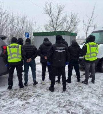 Правоохоронці ліквідували канал переправлення осіб через кордон