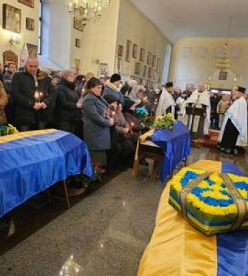 Полтавська громада провела в останню дорогу двох загиблих воїнів