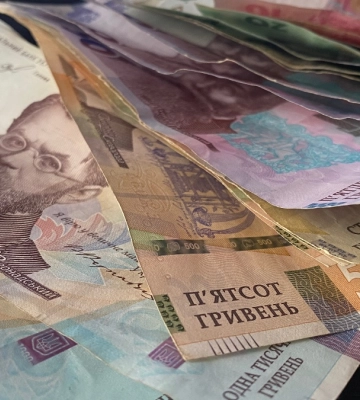 Перукар, флорист та адміністратор: актуальні вакансії у Надвірній на 9 січня