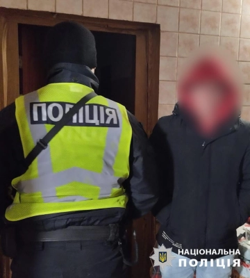 Вдарив ножем нового знайомого, викрав техніку та угнав його автомобіль: в Одесі затримали п&#039;яного підлітка