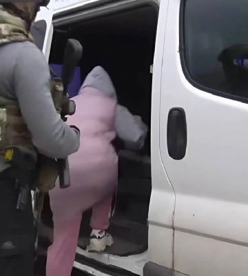 На окупованій Херсонщині затримали 18-річну дівчину за нібито передачу даних про ЗС РФ